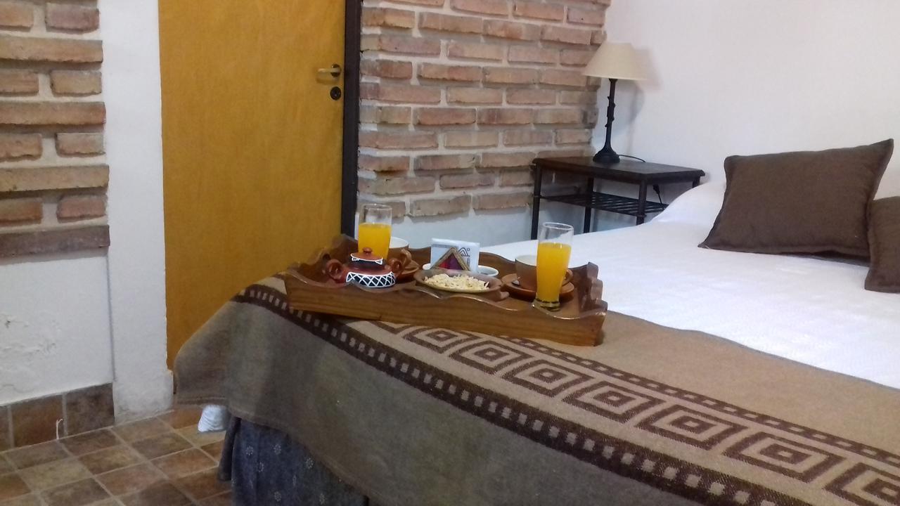 Hostal Tierra De Vinos Cafayate Ngoại thất bức ảnh
