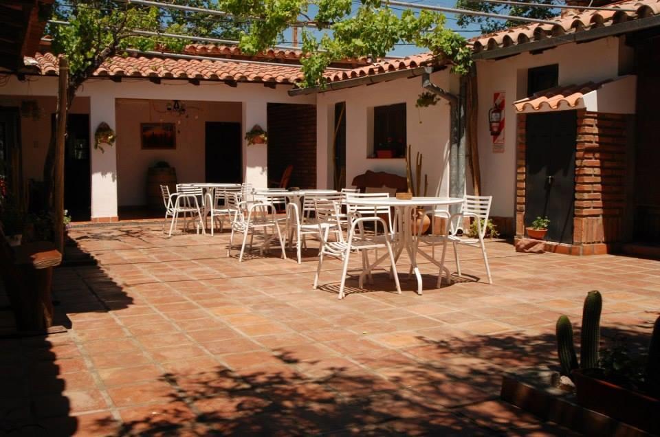 Hostal Tierra De Vinos Cafayate Ngoại thất bức ảnh