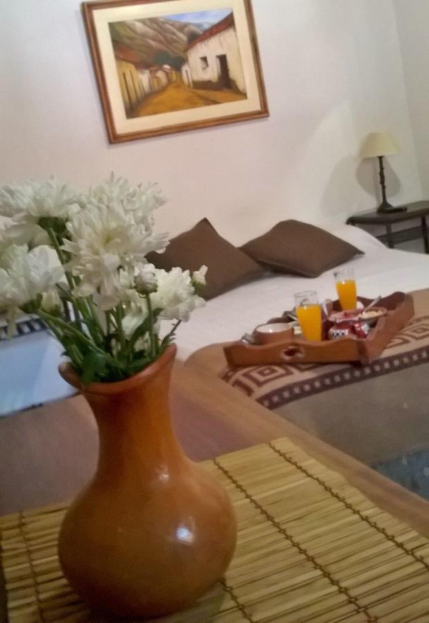 Hostal Tierra De Vinos Cafayate Ngoại thất bức ảnh
