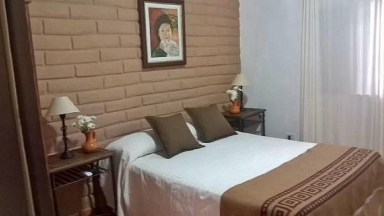 Hostal Tierra De Vinos Cafayate Ngoại thất bức ảnh