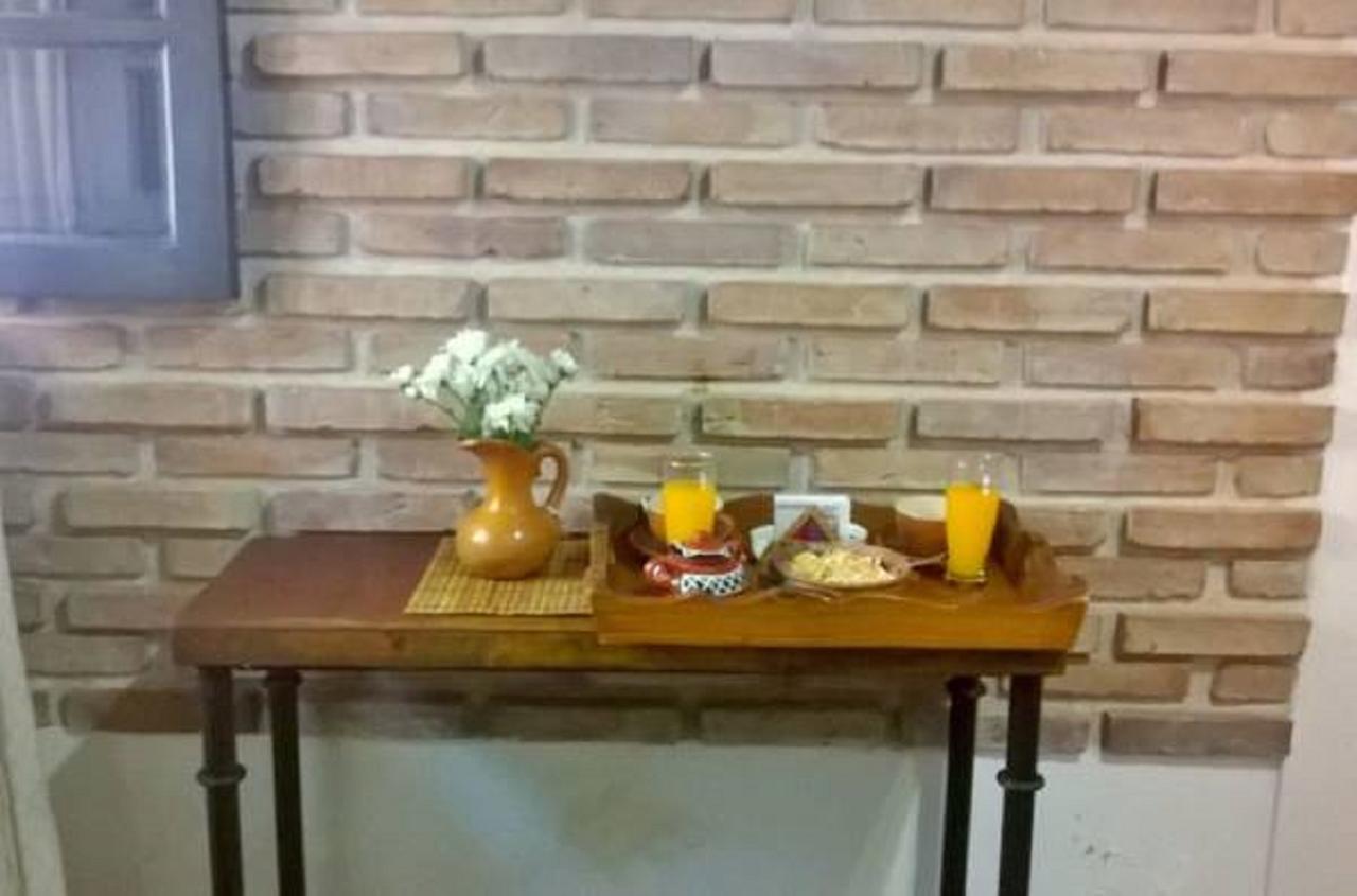 Hostal Tierra De Vinos Cafayate Ngoại thất bức ảnh